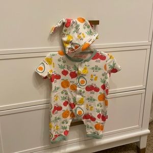 COPY - Magnetic me set (hat and romper)